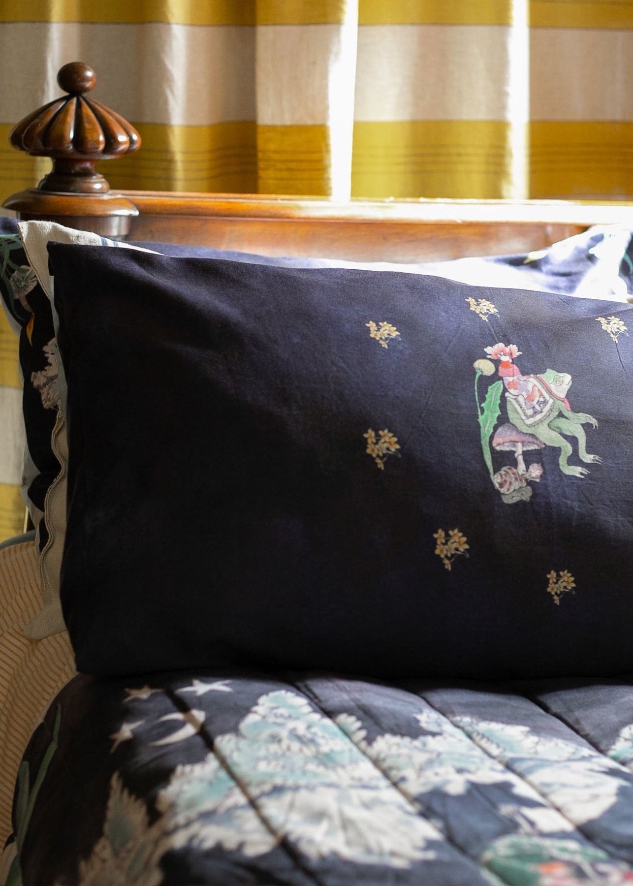 The Frog Maiden - Pillow slip - Forivor